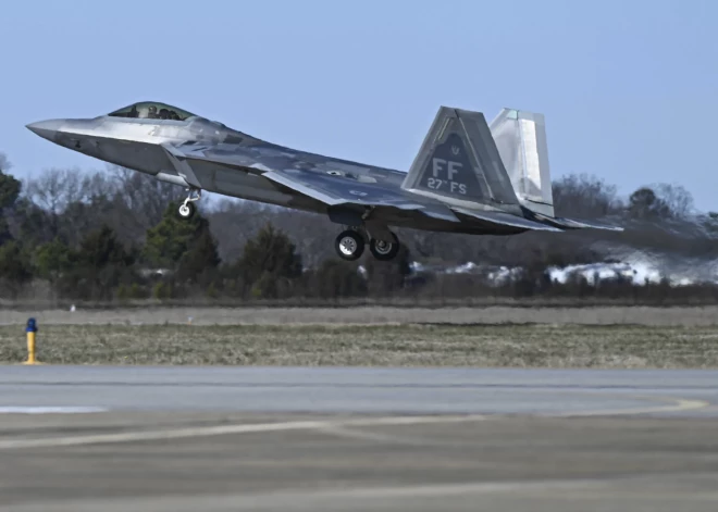 ASV trīs dienas pēc kārtas notriec "neatpazītus lidojošus objektus". Pirms tam viņi iznīcināja ķīniešu aerostatu. Kas notiek?