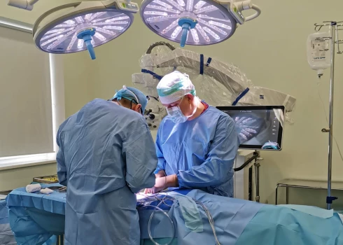 Onkoloģijas pacientei Ventspilī veikta Baltijā unikāla operācija