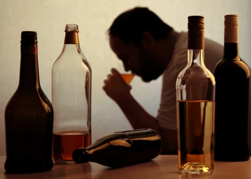 Cēlonis vairāk nekā 60 (!) slimībām. Ko ar tevi dara alkohols? 