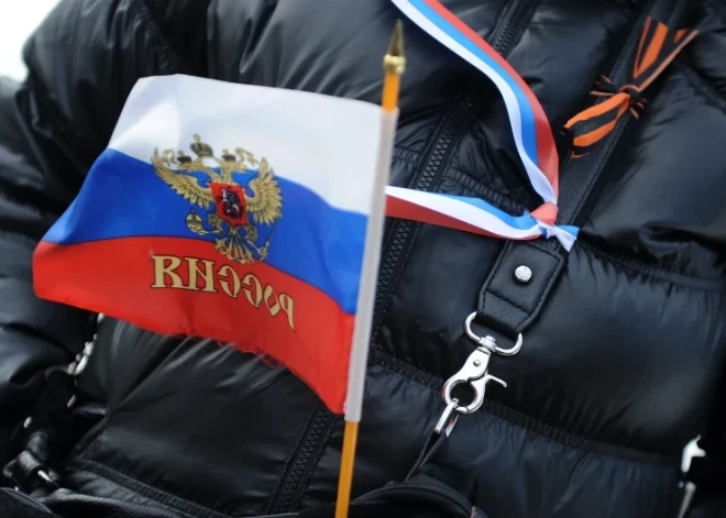 Годовщина войны в Украине: СГБ усиленно контролирует "прокремлевских" лиц в Латвии