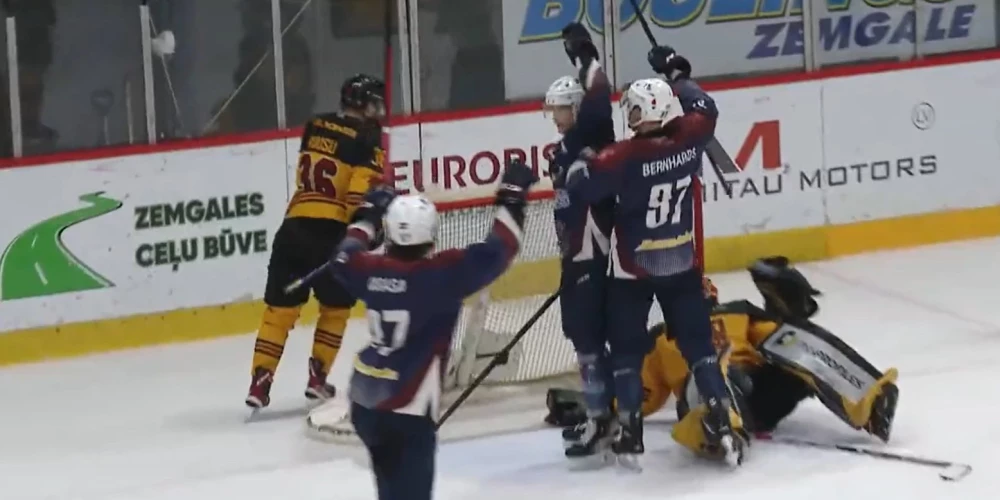 VIDEO: Roķim "hat-trick" "Zemgale"/LLU hokejistu uzvarā "Mestis" līgas mačā
