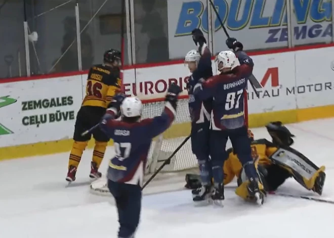 VIDEO: Roķim "hat-trick" "Zemgale"/LLU hokejistu uzvarā "Mestis" līgas mačā