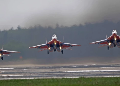 Krievija koncentrē pie Ukrainas robežas militāro aviāciju
