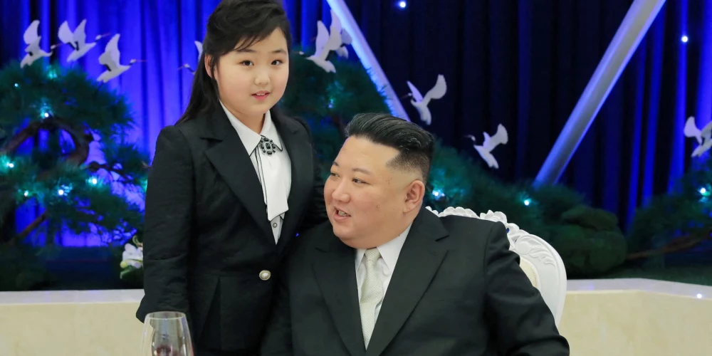 Ziemeļkorejā izdotas pastmarkas ar Kima Čenuna meitu