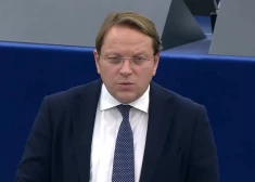 Оливер Вархеи