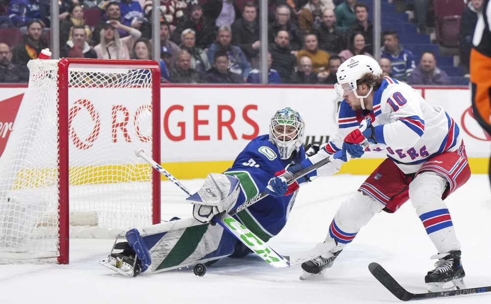 VIDEO: Šilovs debitē NHL ar 22 atvairītiem metieniem