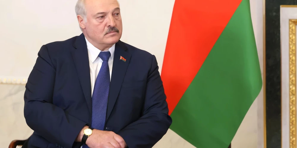 Amerika var atviegloti nopūsties, Lukašenko negrasās to iznīcināt