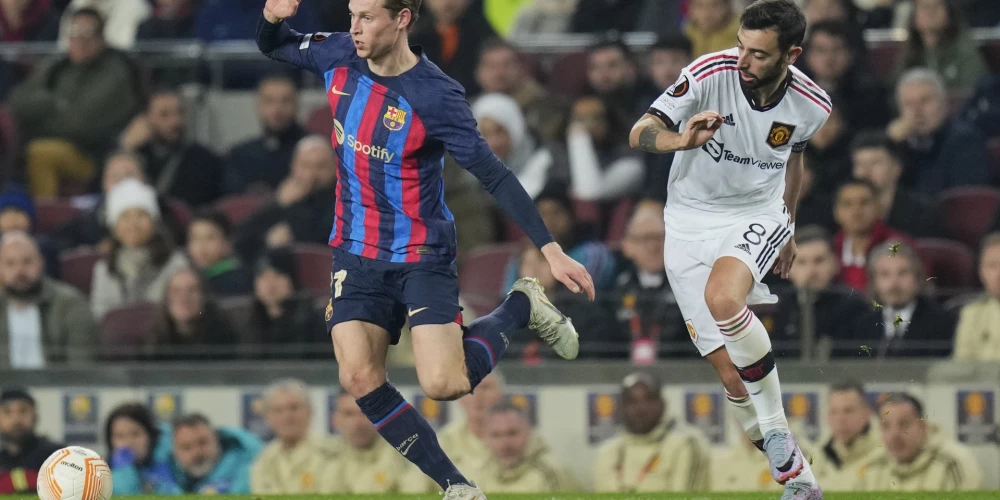 Eiropas līgas "play-off" pirmajā kārtā neizšķirti cīnās "Barcelona" ar Mančestras "United"