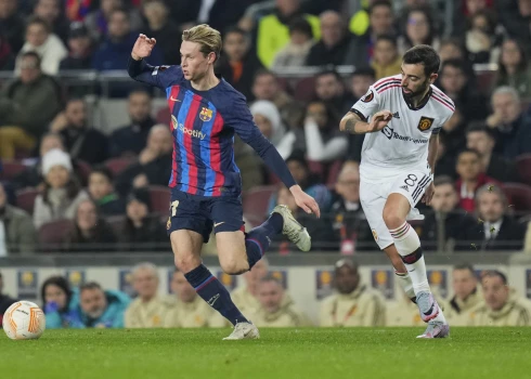 Eiropas līgas "play-off" pirmajā kārtā neizšķirti cīnās "Barcelona" ar Mančestras "United"