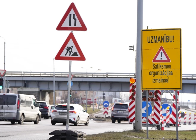 Svarīgi zināt autovadītājiem - no pirmdienas Rīgas centrā gaidāmi papildu satiksmes ierobežojumi