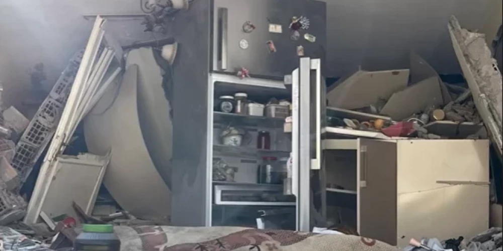 Холодильник, оказывается, может пережить даже землетрясение