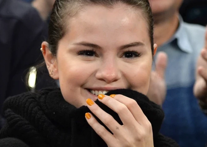 "Я не модель и никогда ей не буду": Селена Гомес раскрыла причины появления лишнего веса