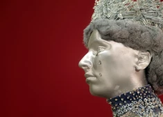 FOTO: Kara muzejā apskatāms patiesi unikāls mākslinieces Ievas Ādamsones darbs