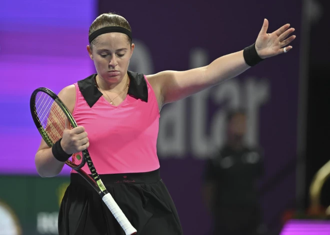 Ostapenko un Kičenoka cieš zaudējumu Dohas "WTA 500" sērijas dubultspēļu turnīra finālā