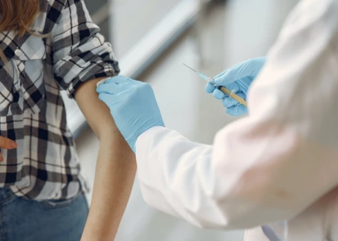 Госагентство лекарств готово заплатить 30 000 евро за последствия Covid-вакцинации