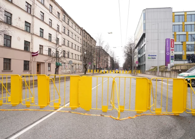 Atsevišķās vietās slēgta satiksme Krišjāņa Valdemāra ielā; veidojas sastrēgumi