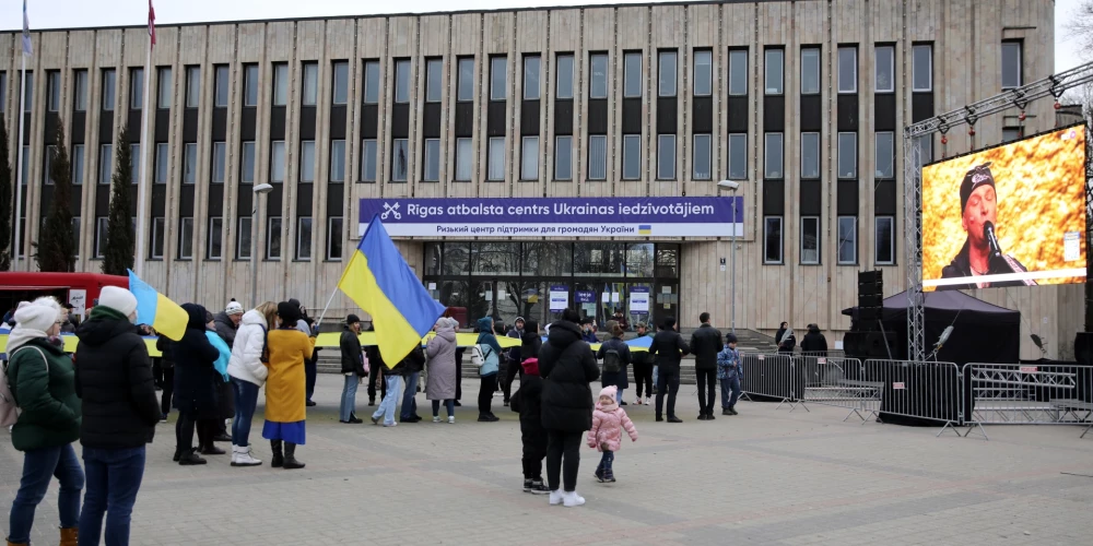 Pie Kongresu nama uz Ukrainu pavadīs humanitāro konvoju
