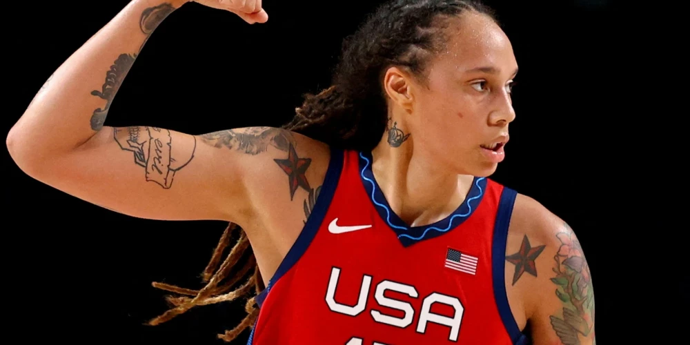 Britnija Jeveta Grainere (dzimusi 1990. gada 18. oktobrī) ir profesionāla amerikāņu basketboliste. Ar ASV sieviešu baskettbola izlase triumfējusi gan Pasaules kausā, gan olimpiskajās spēlēs. Par narkotisko vielu pārvadāšanu, neraugoties uz ārsta atļauja, 10 mēnešus pavadījusi ieslodzījumā Krievijā.