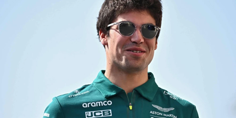 "Aston Martin" pilots Lenss Strols.