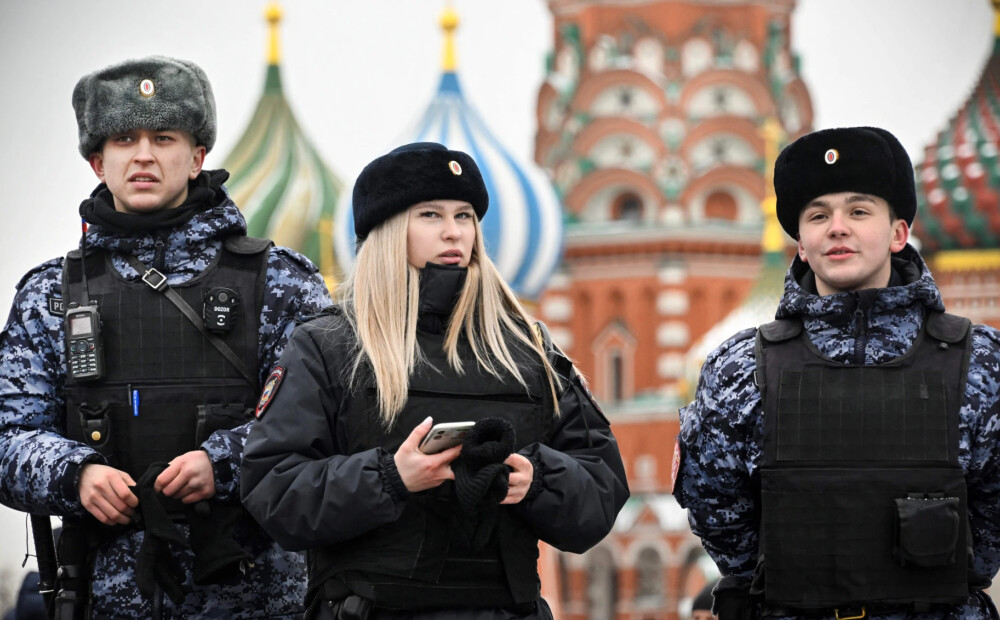 Maskavas policijai iepērk bruņuvestes ar svēto attēliem un lūgšanu tekstiem
