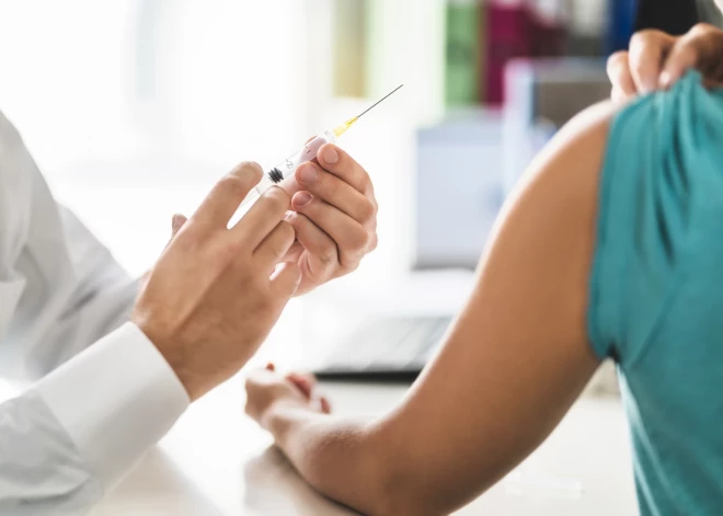 Meklēs risinājumu valsts apmaksātas CPV vakcinācijas pilnīgai nodrošināšanai arī zēniem