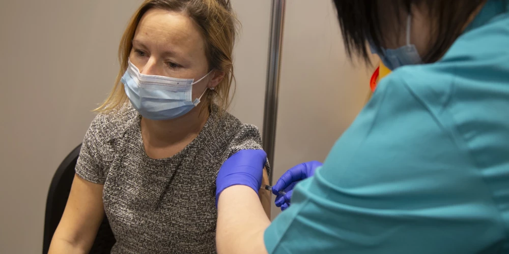 Covid-19 в Латвии: охват вакцинацией достиг почти 70%