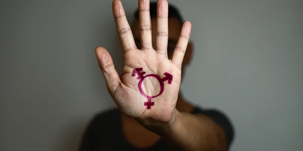 Bulgārija aizliedz transdzimuma personām mainīt dzimumu dokumentos