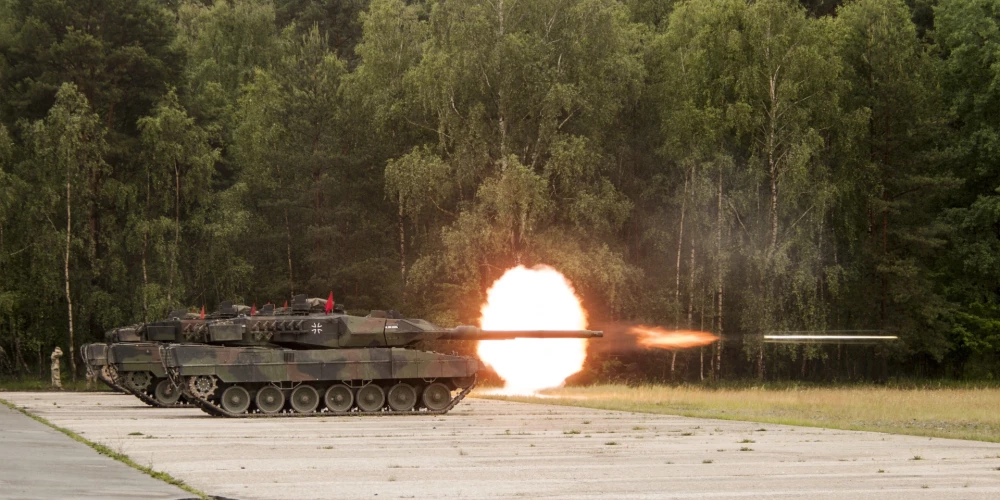 "Leopard 2" tanks