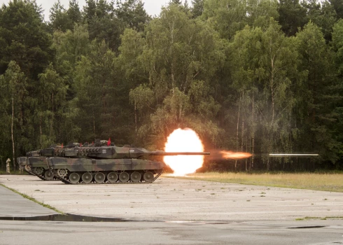 Pēc pāris nedēļām Ukraina saņems 14 "Leopard 2" tankus no Polijas