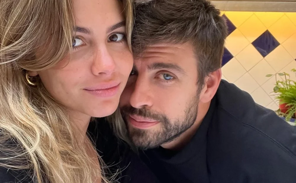 A Shakira fan kicks Gerard Pique and his new girlfriend out of a restaurant