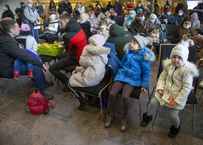 "Собирать пожертвования легче, чем использовать их": 20 украинских детей-беженцев получают помощь Ziedot.lv каждый день