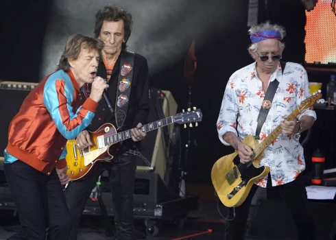 “The Rolling Stones” ar atlikušajiem “bītliem” ierakstot kopīgu albumu