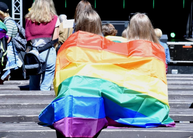 Прецедент в Эстонии: первая однополая семья получила право носить общую фамилию