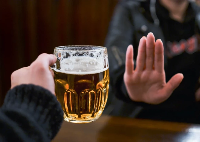 Kvalitatīvāks sekss un vēl 8 ieguvumi, pārtraucot lietot alkoholu