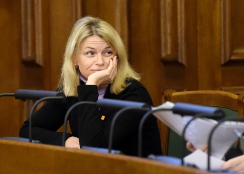 Gloriju Grevcovu izslēdz no dalības nākamajās sešās Saeimas sēdēs
