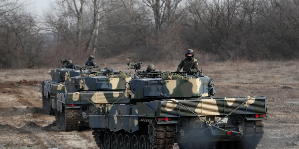 Spānija varētu palielināt Ukrainai apsolīto tanku "Leopard 2A4" skaitu