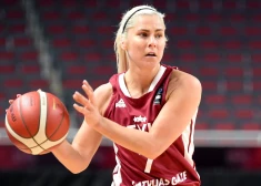 Latvijas sieviešu basketbola izlases saspēles vadītāja Elīna Babkina. 