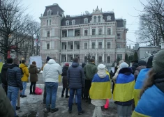 Piketa dalībnieki pauda apņēmību turpināt atbalstīt Ukrainu, ticību tās uzvarai un visstingrāko nosodījumu Krievijai.