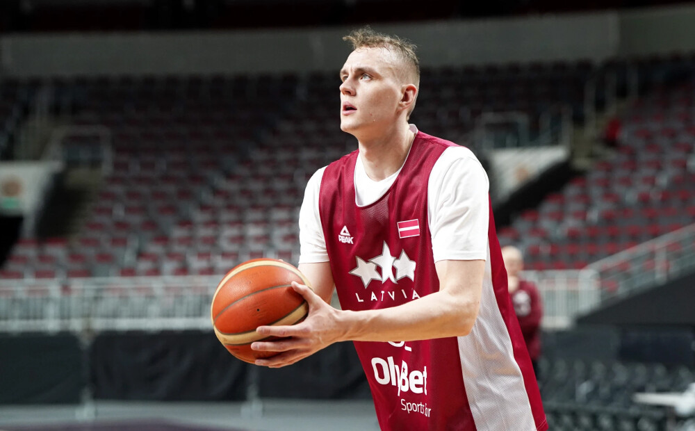 Latvijas basketbolisti uzvar Turciju un nodrošina pirmo vietu apakšgrupā