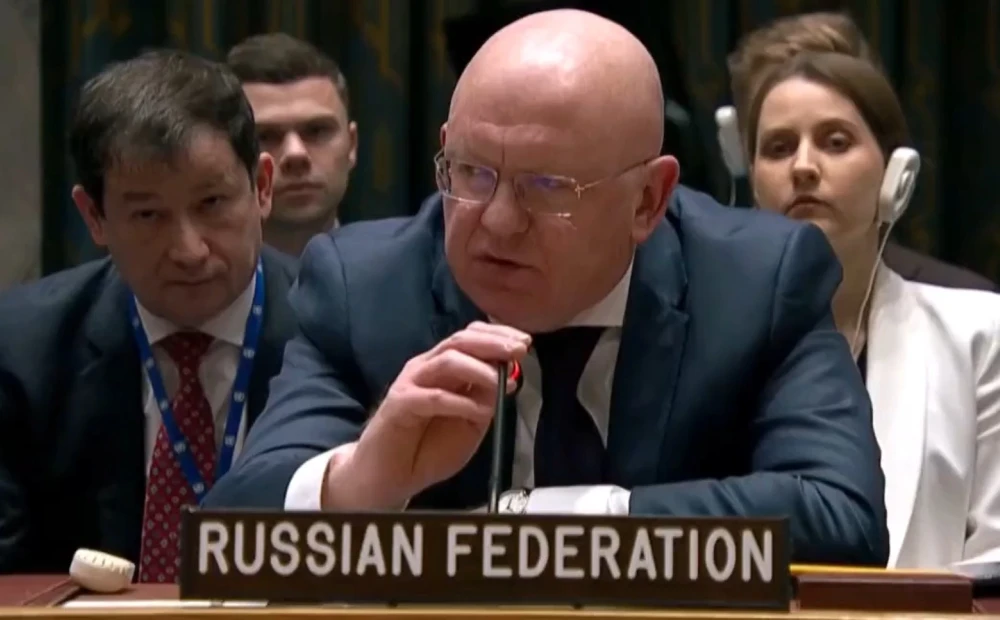 Russia’s UN envoy ignores minute’s silence to honor victims of aggression in Ukraine