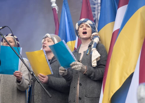 ФОТО: несмотря на метель, в Риге прошел концерт "За свободу Украины!"