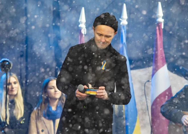 Sestdien, 25. februārī, jau otro gadu pēc kārtas Latvijas mūziķi vienojās labdarības koncertā "Ukrainas brīvībai!".