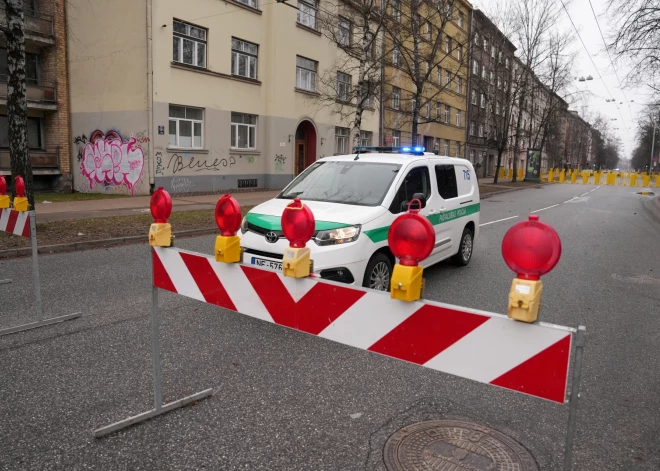 Движение транспорта на Валдемара восстановлено, но жильцам пока не разрешают вернуться домой