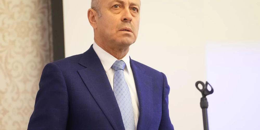 Олег Буров