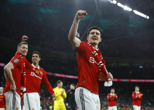 Mančestras "United" futbolisti triumfē Līgas kausa izcīņas finālā