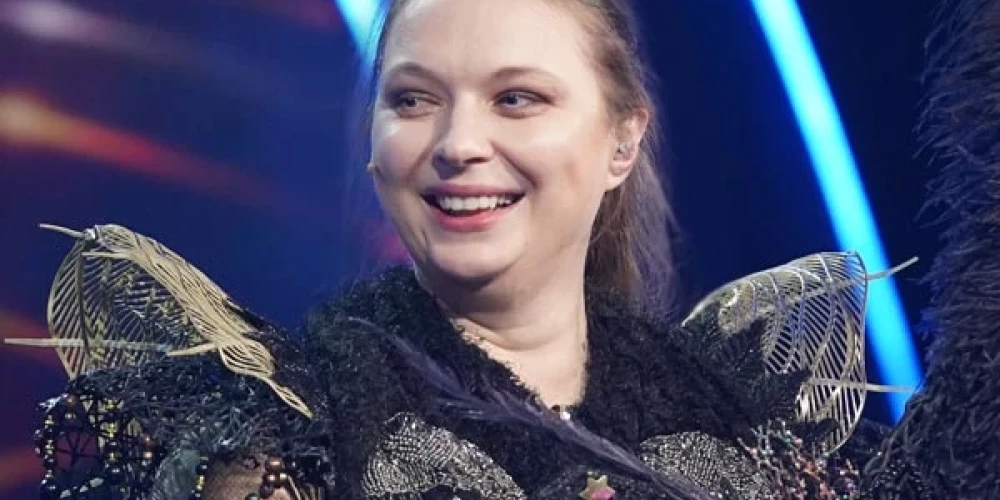 Pirmā maska ir kritusi! Šovā “Balss maskā” atmasko aktrisi Danu Bjorku