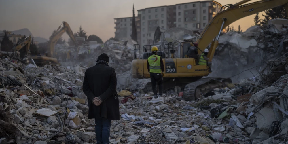 Pasaules Banka: zemestrīcē Turcijā nodarīti postījumi 32 miljardu eiro apmērā