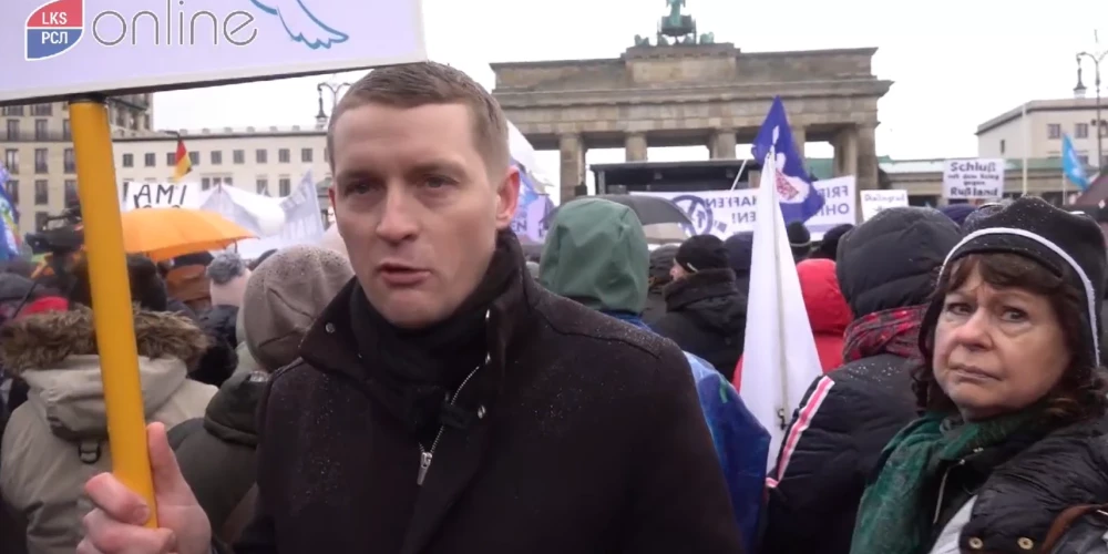 VIDEO: Ždanoka un deputāts no Jelgavas Vācijā protestē pret tanku došanu Ukrainai