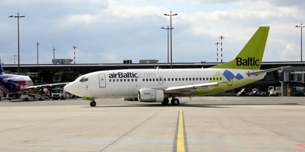 "airBaltic" šogad plāno pieņemt darbā 100 stjuartu