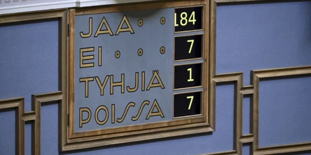 За документ проголосовали 184 депутата, против - семь. (Фото: AP/Scanpix)